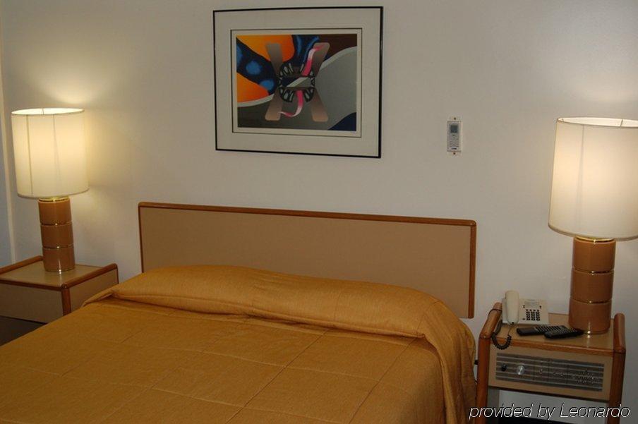 Like Ue Hotel Goiania Phòng bức ảnh